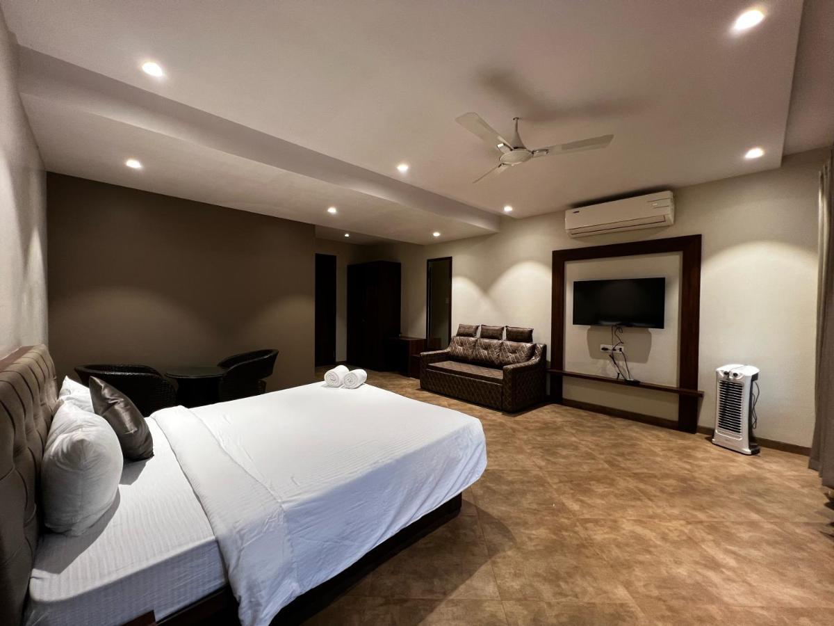 Paramount Riverfront Resort & Spa, Karjat Extérieur photo