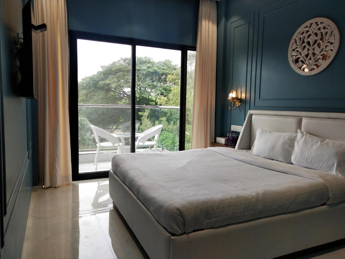 Paramount Riverfront Resort & Spa, Karjat Extérieur photo