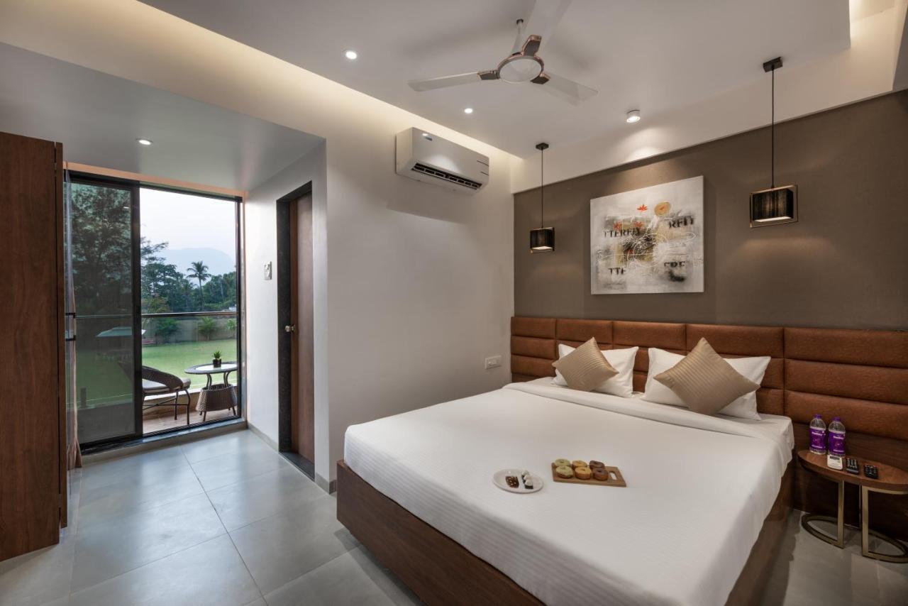 Paramount Riverfront Resort & Spa, Karjat Extérieur photo