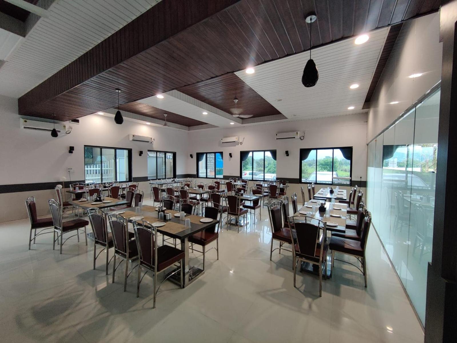 Paramount Riverfront Resort & Spa, Karjat Extérieur photo